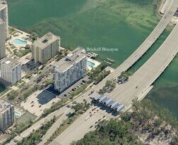 150 SE 25th Rd, Unit 10E in Miami, FL - Building Photo