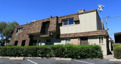 5606 Hillsdale Blvd in Sacramento, CA - Building Photo - Building Photo