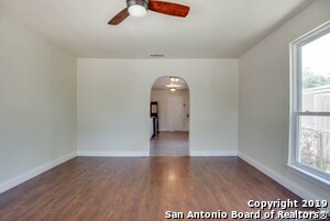 2122 W Wildwood Dr in San Antonio, TX - Building Photo - Building Photo