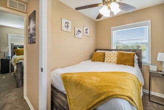 16 W Edward St in Lombard, IL - Building Photo - Building Photo