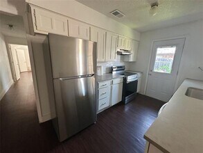 1012 Vera Ct in Irving, TX - Building Photo - Building Photo