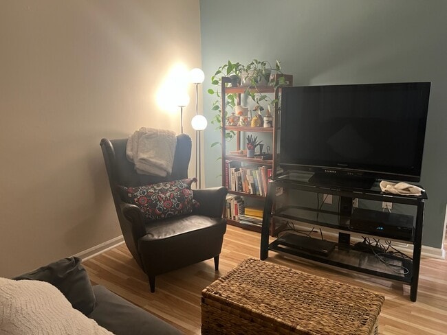 807 W Trinity Ave, Unit Furnished Downtown Condo in Durham, NC - Building Photo - Building Photo