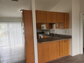 1140 Queen Rd in Venice, FL - Building Photo - Building Photo