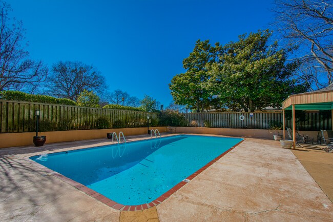 property at 700 E 9th St