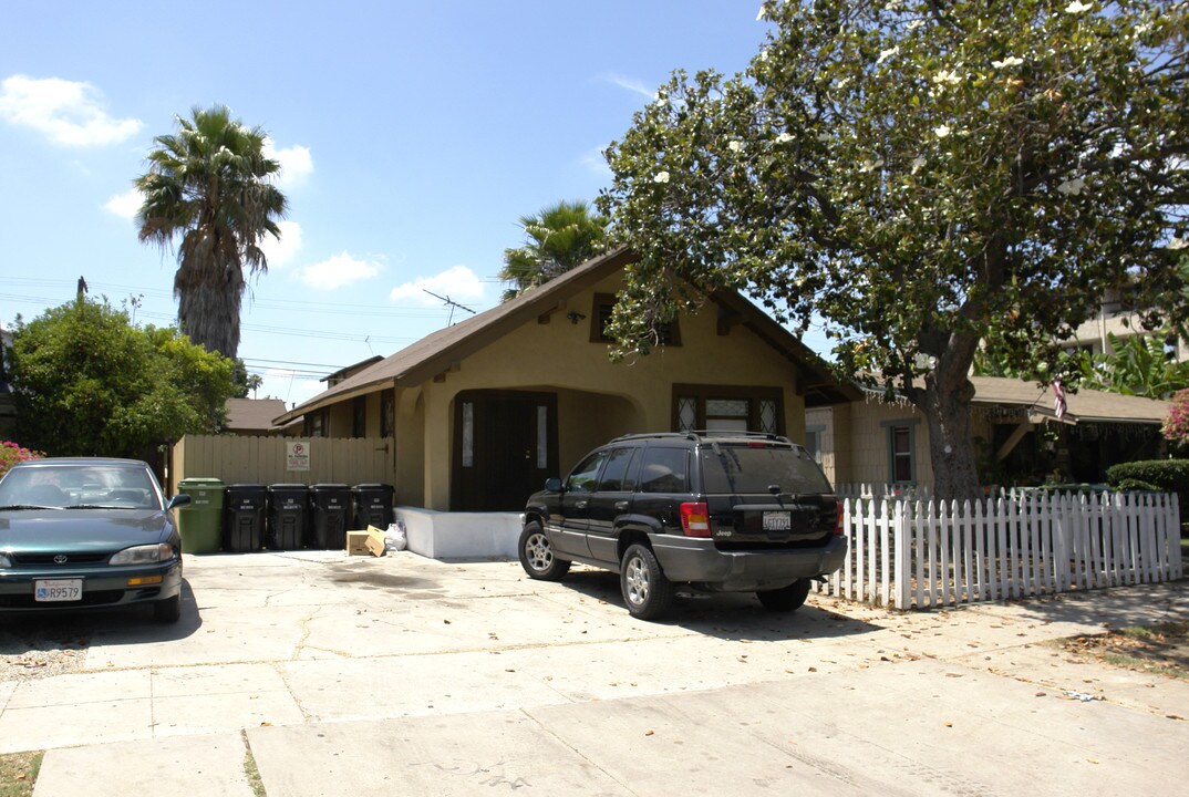 6026 Eleanor Ave in Los Angeles, CA - Building Photo