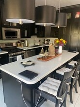 204 E High St, Unit Downtown Modern Apartment in Jefferson City, MO - Foto de edificio - Building Photo