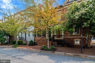 422 Pendleton St in Alexandria, VA - Building Photo