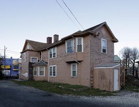 390 Main St in Warren, RI - Building Photo - Building Photo