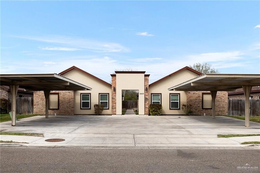 3911 Valeria St in Edinburg, TX - Foto de edificio