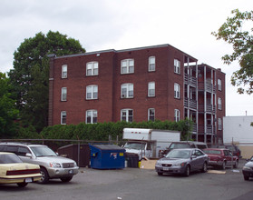 24-28 Wilcox St in Springfield, MA - Foto de edificio - Building Photo