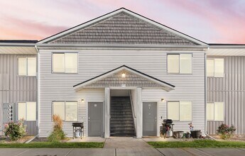 5741 S 5th Ave in Pocatello, ID - Building Photo - Building Photo