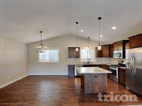 881 High St in Newport, MN - Building Photo - Building Photo