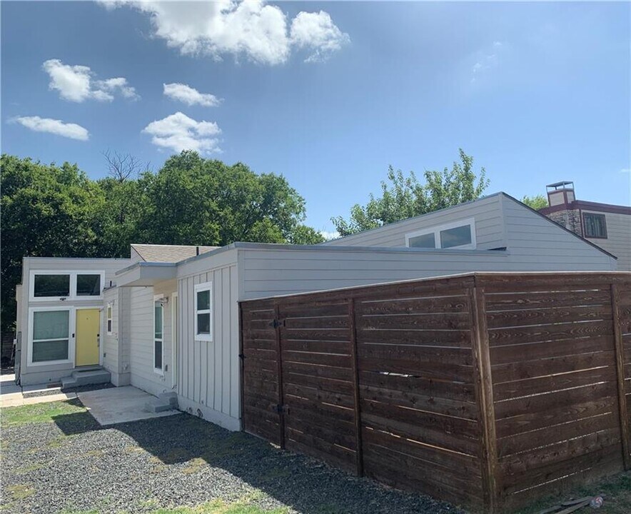 4505 Teri Rd in Austin, TX - Building Photo