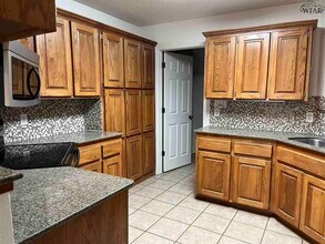 5423 Flo Dr in Wichita Falls, TX - Building Photo - Building Photo