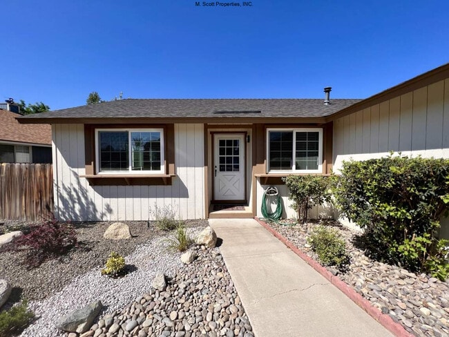 618 Kathy Ct in Gardnerville, NV - Building Photo - Building Photo
