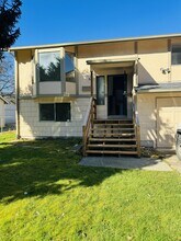 8808 E B St in Tacoma, WA - Building Photo - Building Photo