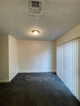 1022 W Clinton Ave in Fresno, CA - Building Photo - Building Photo