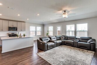 3217 Paruament Dr in Denton, TX - Building Photo - Building Photo