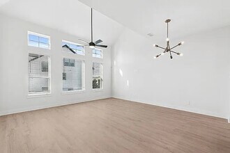 16046 Mason Run Dr in Houston, TX - Foto de edificio - Building Photo