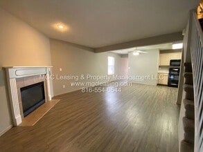 915 Garden Dr in Harrisonville, MO - Building Photo - Building Photo