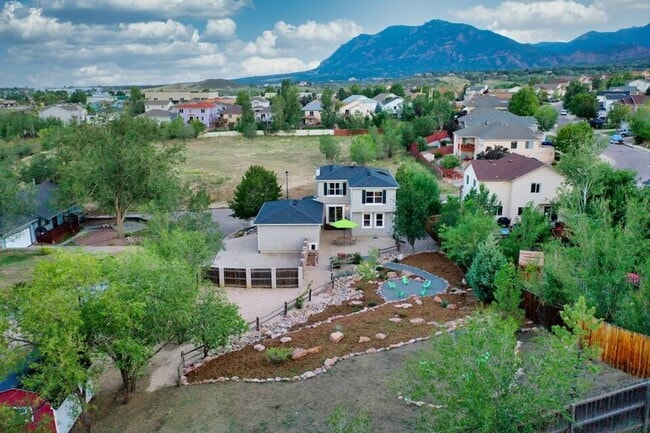 1402 West Costilla Street in Colorado Springs, CO - Foto de edificio - Building Photo