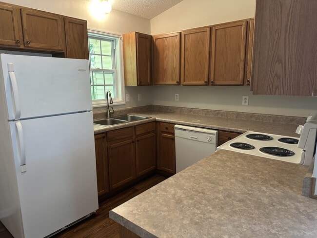 3208 Deer Path Cir in New Bern, NC - Building Photo - Building Photo