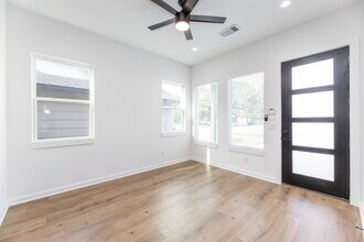 8502 Safeguard St in Houston, TX - Foto de edificio - Building Photo