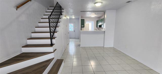 property at 617 Carriagehouse Ln