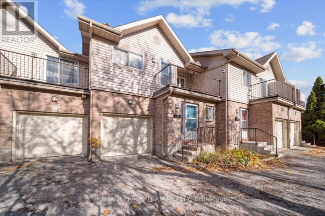 73 Carillon St