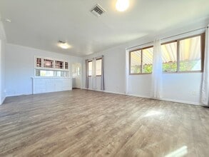 1007 De Foe St in San Fernando, CA - Building Photo - Building Photo