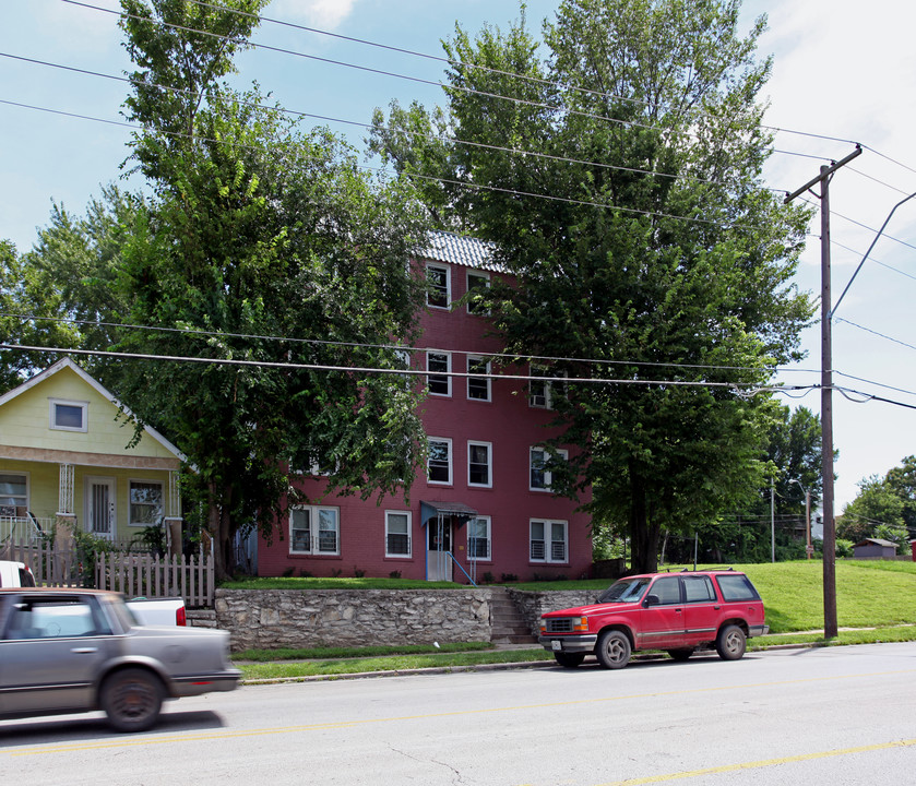 2025 Prospect Ave in Kansas City, MO - Building Photo