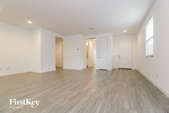 12516 W Kaler Dr in Glendale, AZ - Foto de edificio - Building Photo
