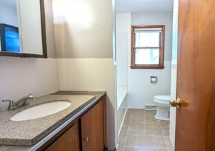 4505 E Apple Ave in Muskegon, MI - Building Photo - Building Photo