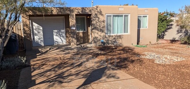 1609 Girard Blvd SE in Albuquerque, NM - Foto de edificio - Building Photo