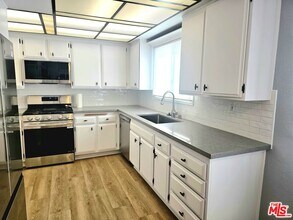 10201 Mason Ave in Los Angeles, CA - Building Photo - Building Photo