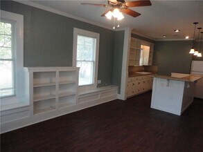 200 E 33rd St in Austin, TX - Building Photo - Building Photo