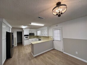 9240-9250 Lockhart Rd in Denham Springs, LA - Building Photo - Building Photo