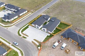 3604 Hidalgo Cir, Unit 4-230 in Brownsville, TX - Building Photo - Building Photo