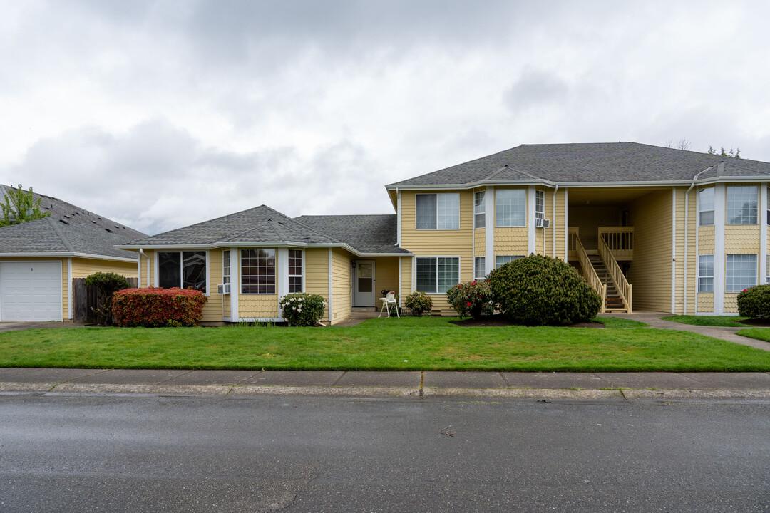 18461 Killarney Cir in Monroe, WA - Foto de edificio