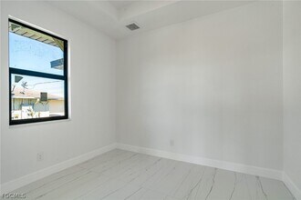 4725-4727-4727 27th St SW in Lehigh Acres, FL - Building Photo - Building Photo