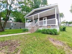2005 Falcon Terrace NW in Stewartville, MN - Building Photo - Building Photo