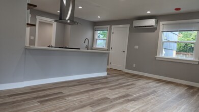 9820 Veterans Dr SW, Unit 9820 in Tacoma, WA - Building Photo - Building Photo