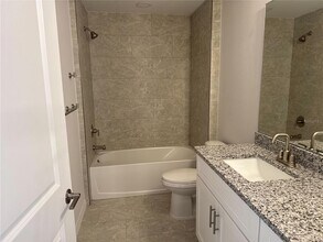 28 Rainstone Ln in Palm Coast, FL - Building Photo - Building Photo