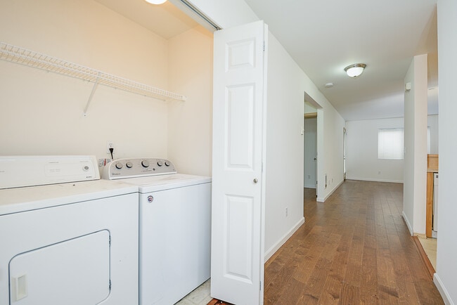 10122 9th Ave W, Unit C210 in Everett, WA - Building Photo - Building Photo
