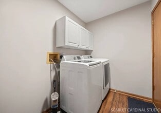 3080 Sandalwood Ct in Aurora, IL - Building Photo - Building Photo