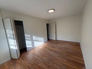 2103 Barclay Manor in Newburgh, NY - Building Photo - Building Photo