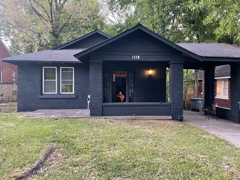 1378 S Pkwy E in Memphis, TN - Building Photo