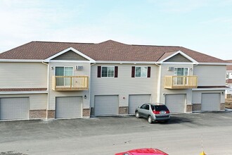 Prairie Lake Estates in Neenah, WI - Foto de edificio - Building Photo