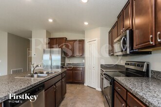 7022 Ozello Trail Ave, Unit 3001 in Sun City Center, FL - Foto de edificio - Building Photo