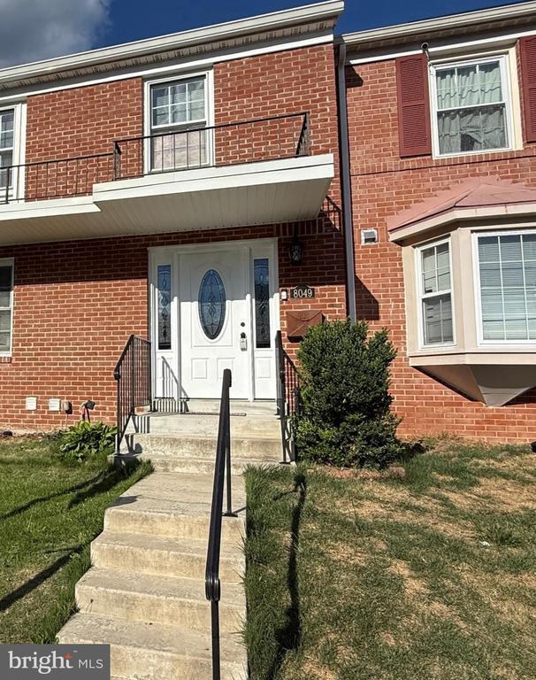 8049 St Annes Ct